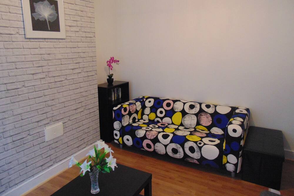 Photo of Livingroom in Plumstead