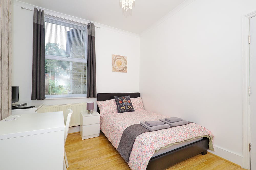 Photo of Bedroom in Plumstead