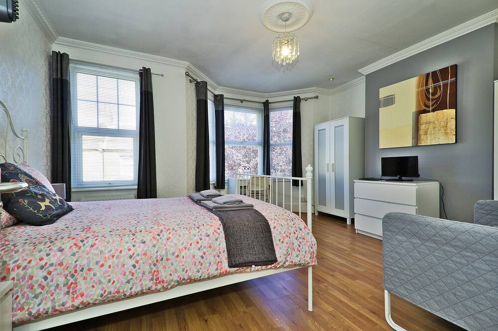 Photo of Bedroom in Plumstead