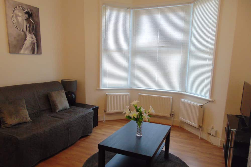 Photo of Livingroom in Plumstead