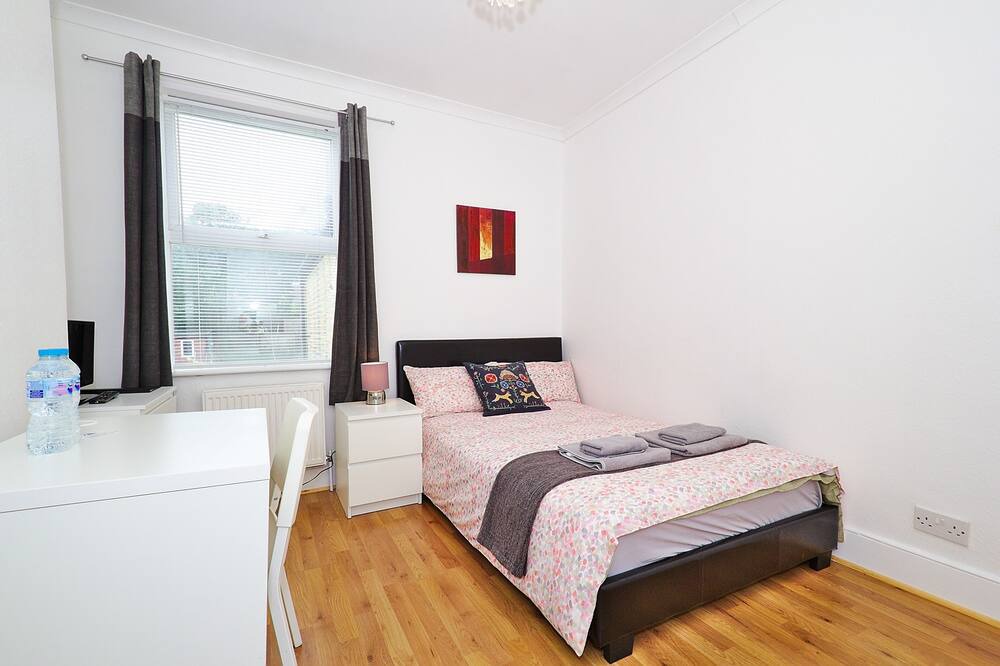 Photo of Bedroom in Plumstead