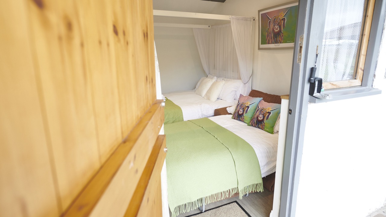 Photo of Others in Natland