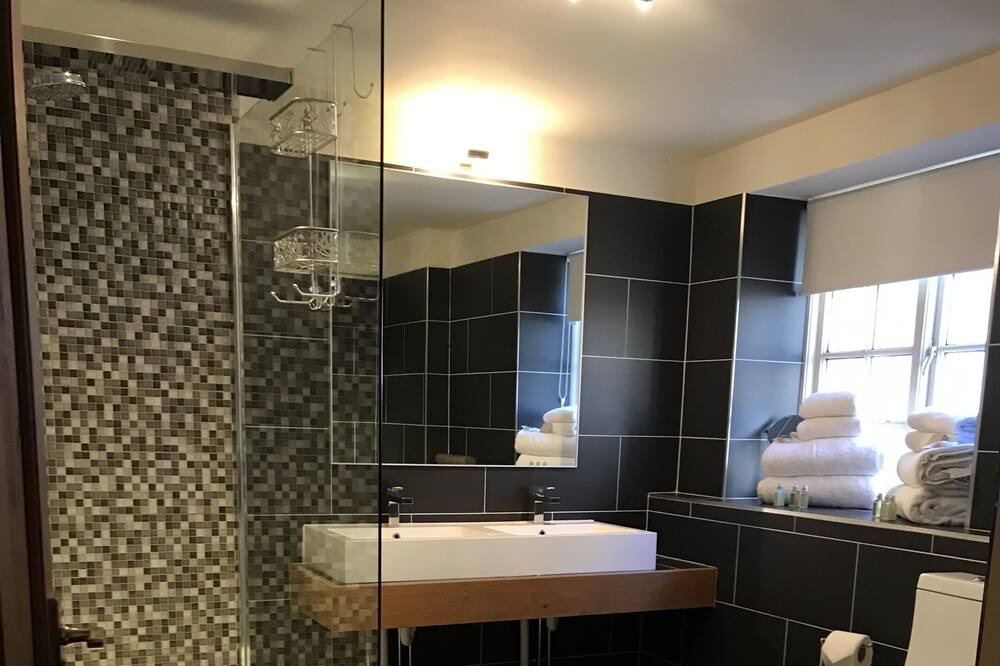Photo of Bathroom in Crayke