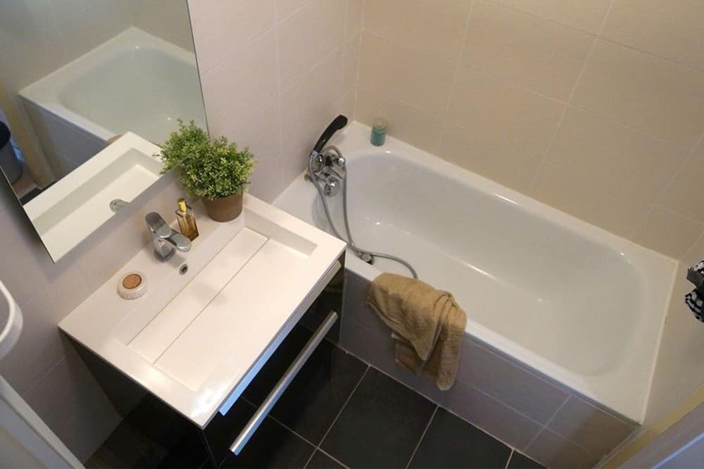 Photo of Bathroom in Saint-Aventin