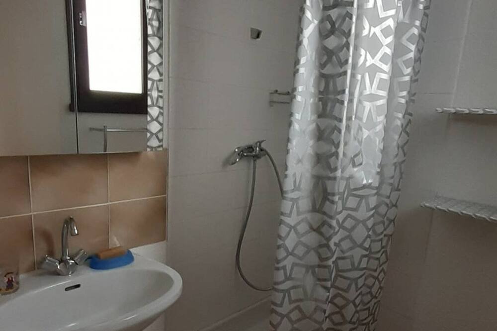 Photo of Bathroom in Saint-Aventin
