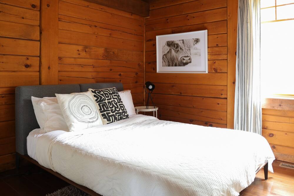 Photo of Bedroom in Notre-Dame-de-la-Merci