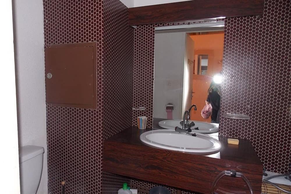 Photo of Bathroom in Saint-Aventin