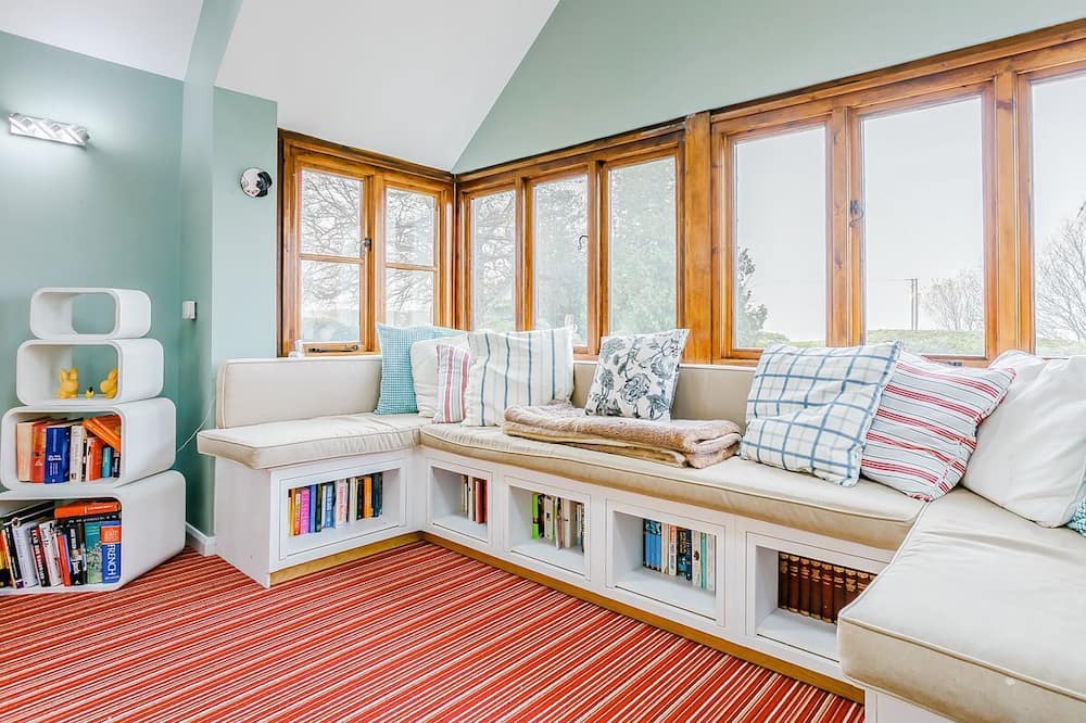 Photo of Others in Five Oak Green