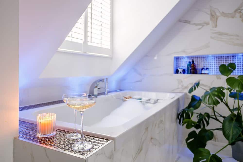 Photo of Others in Five Oak Green