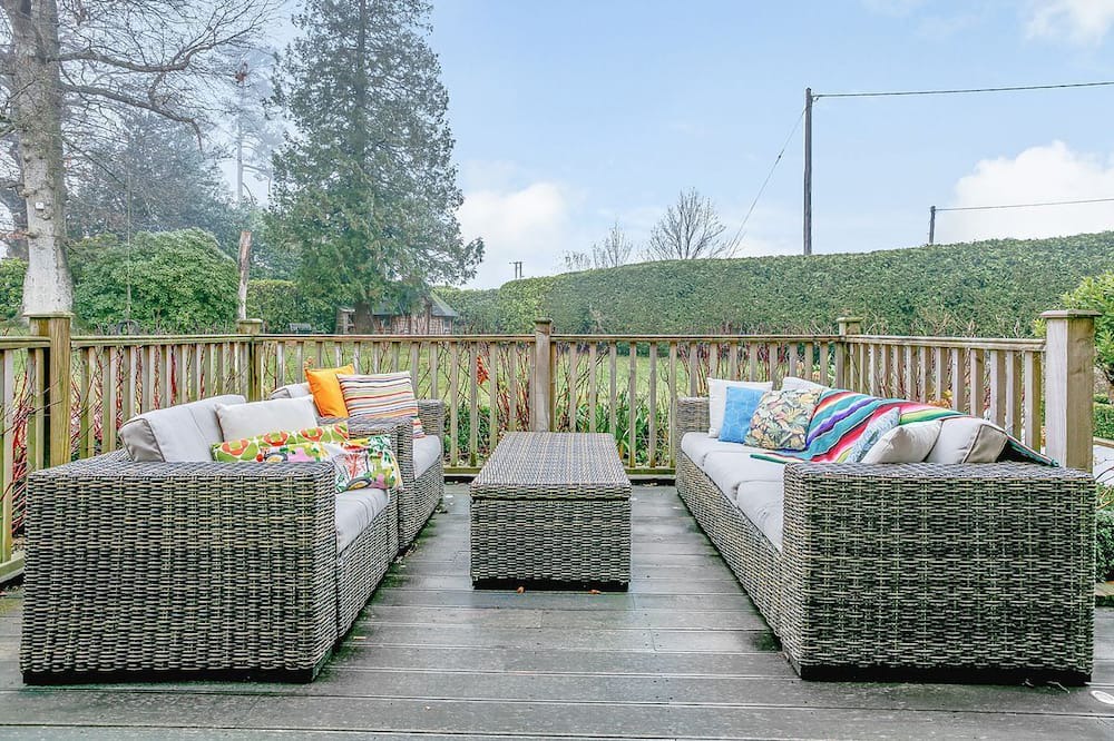 Photo of Patio Balcony in Five Oak Green