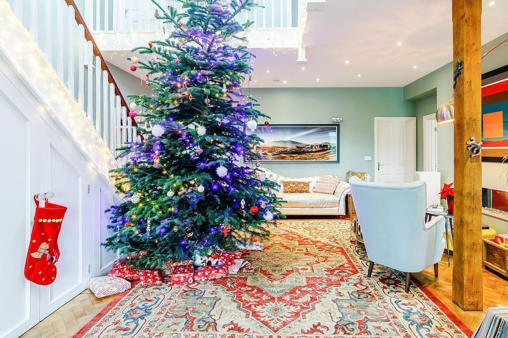 Photo of Others in Five Oak Green