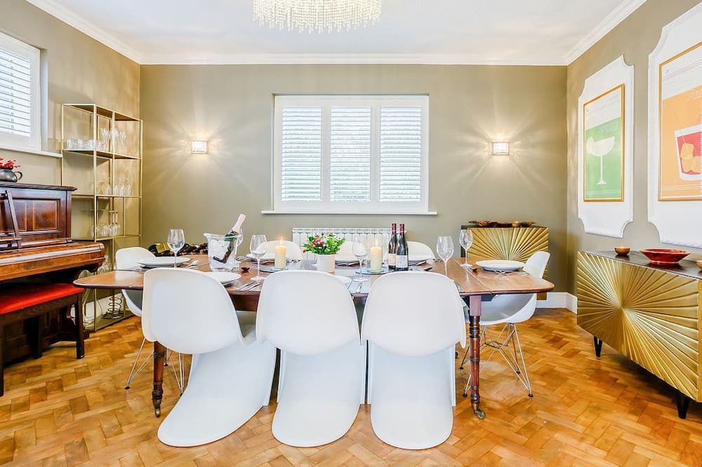 Photo of Others in Five Oak Green