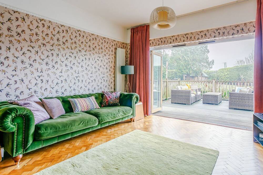 Photo of Livingroom in Five Oak Green