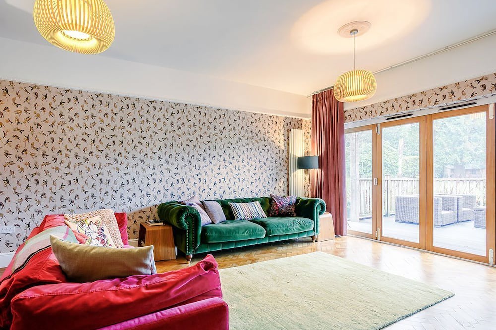 Photo of Livingroom in Five Oak Green