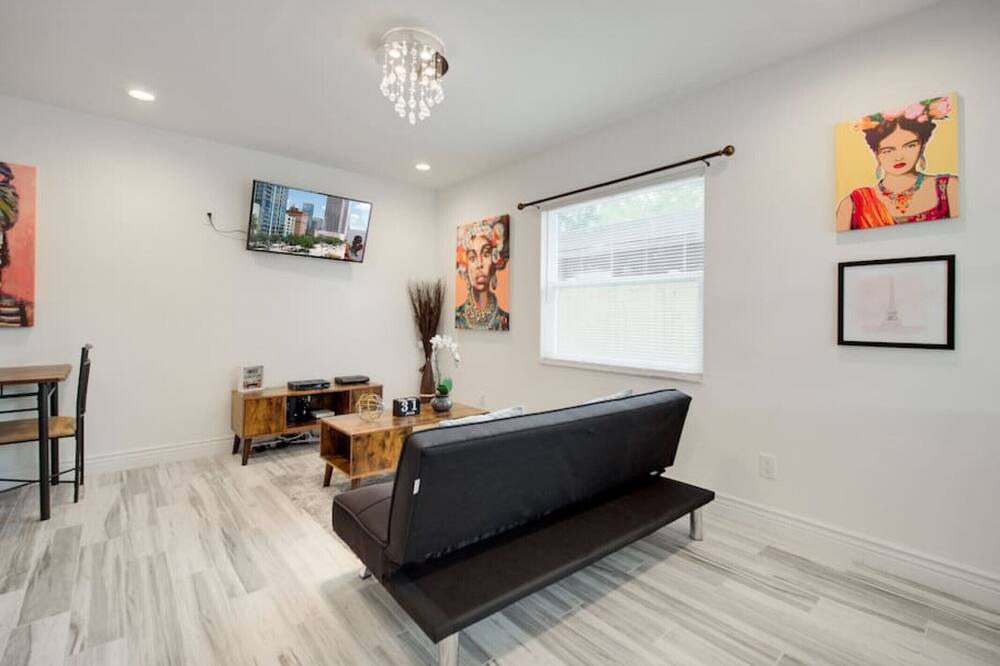 Photo of Livingroom in Ballast Point