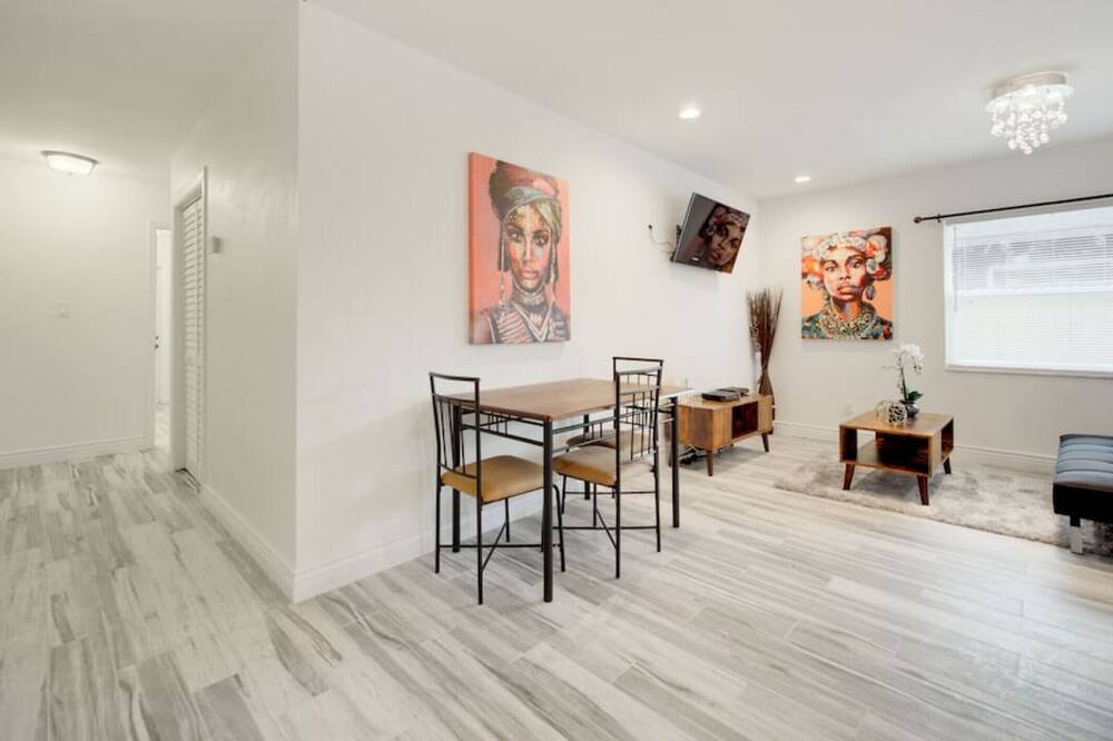 Photo of Livingroom in Ballast Point