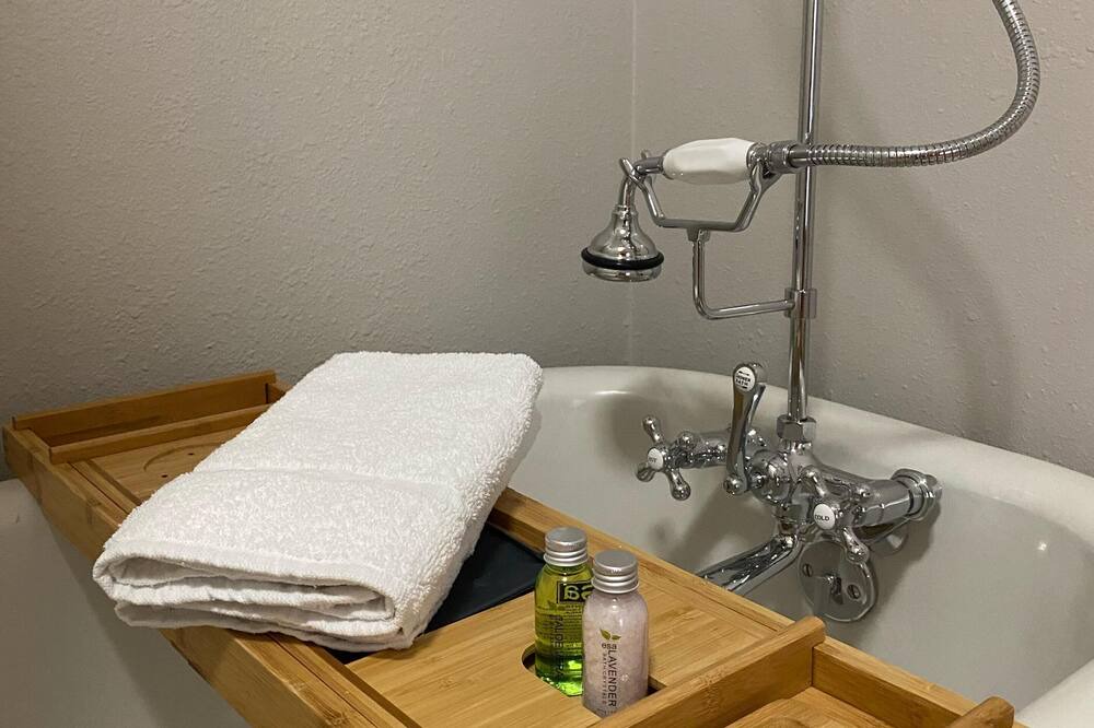 Photo of Bathroom in Roslyn