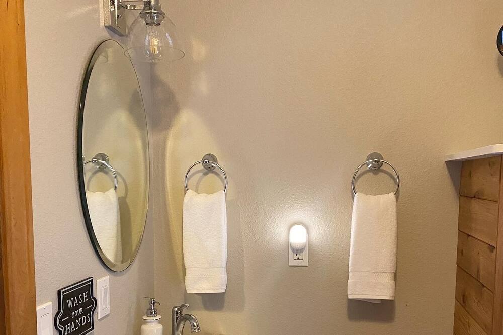 Photo of Bathroom in Roslyn