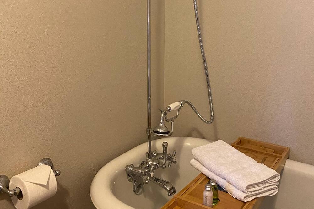 Photo of Bathroom in Roslyn