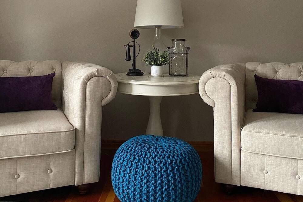 Photo of Others in Roslyn