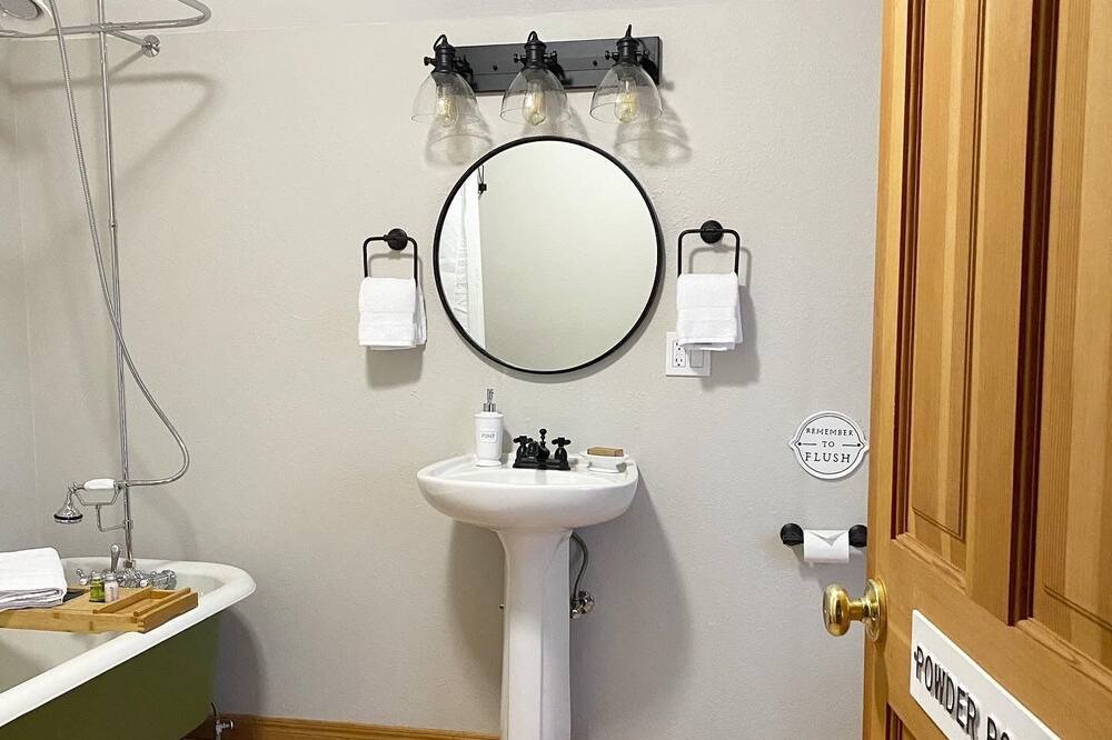 Photo of Bathroom in Roslyn