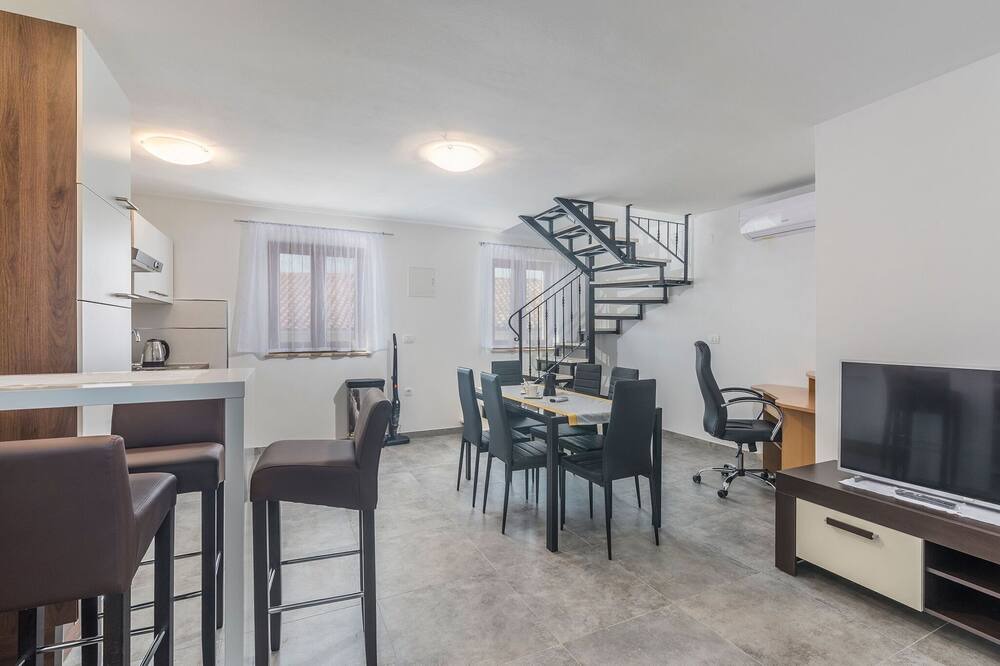Photo of Livingroom in Pican