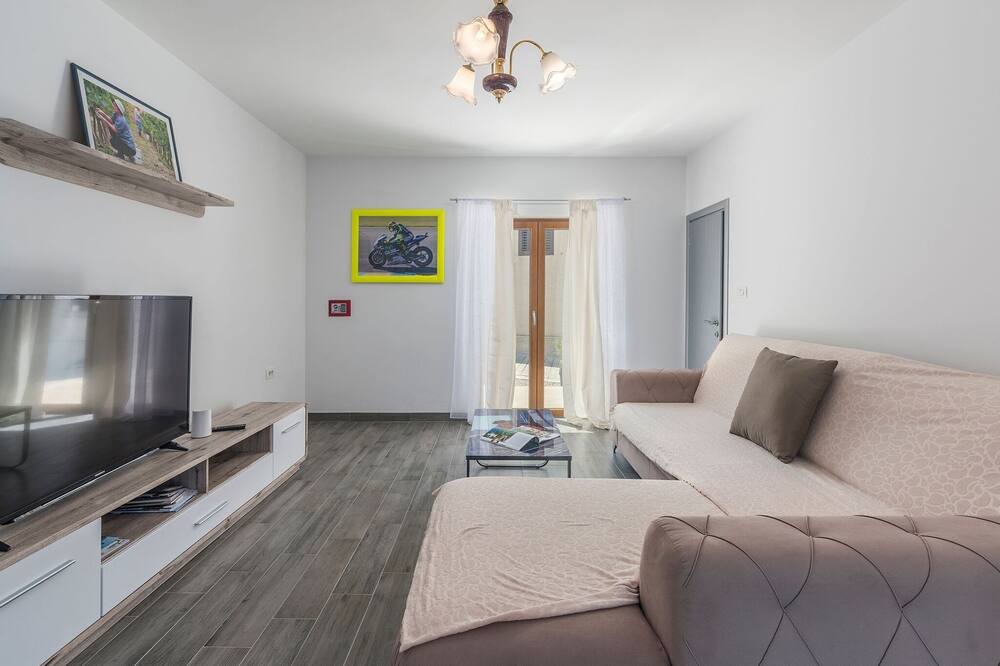 Photo of Livingroom in Pican