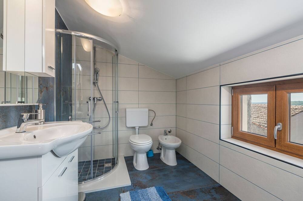 Photo of Bathroom in Pican