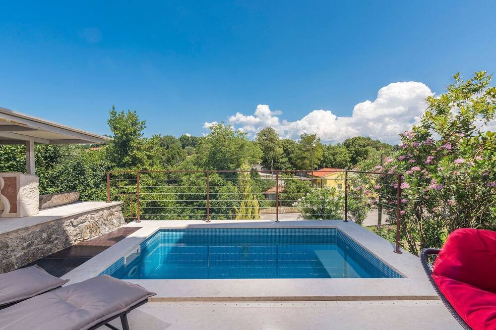 Photo of Outdoor in Pican