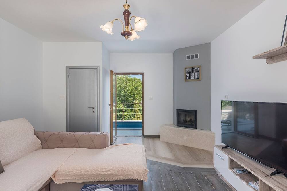 Photo of Livingroom in Pican