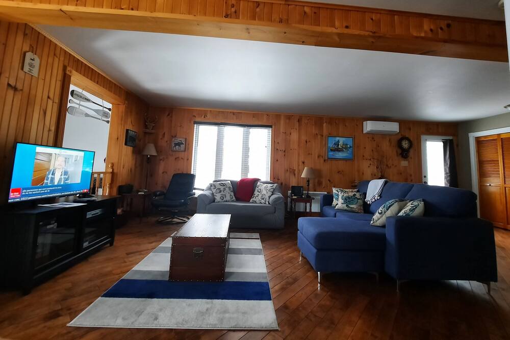 Photo of Livingroom in Sainte-Emelie