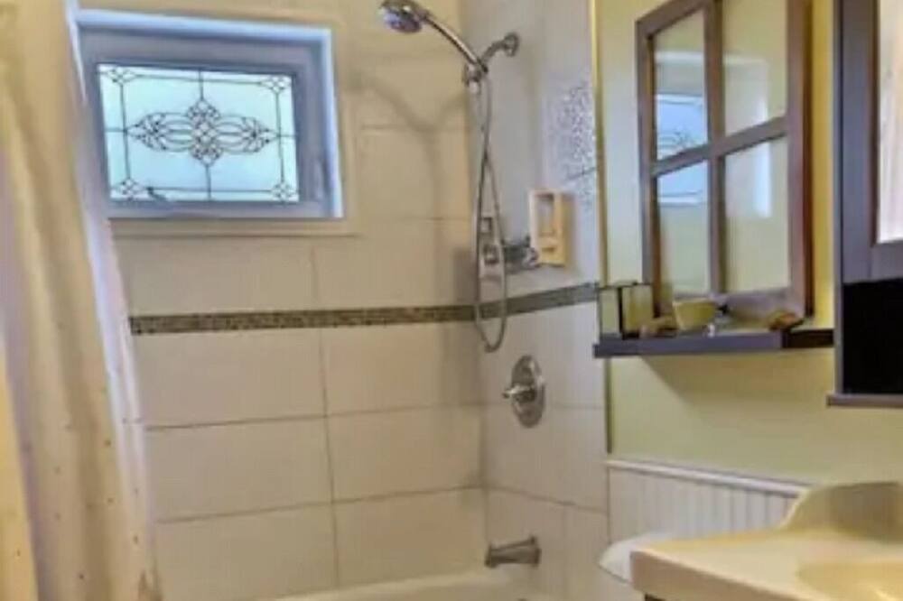 Photo of Bathroom in Sainte-Emelie