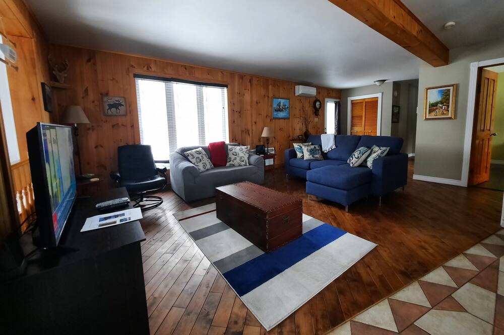 Photo of Livingroom in Sainte-Emelie