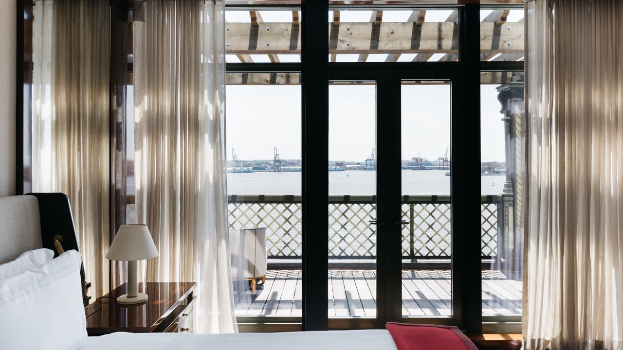 Photo of Bedroom in Financial District