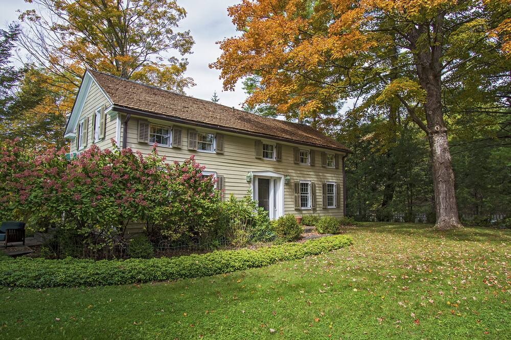 Photo of Outdoor in Lake Hill