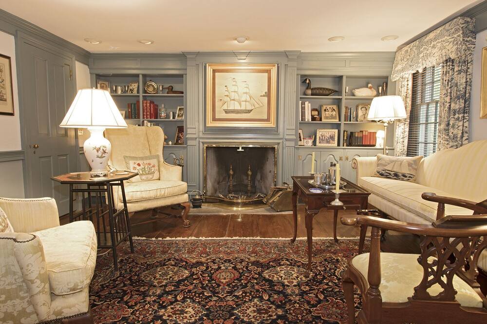 Photo of Livingroom in Lake Hill