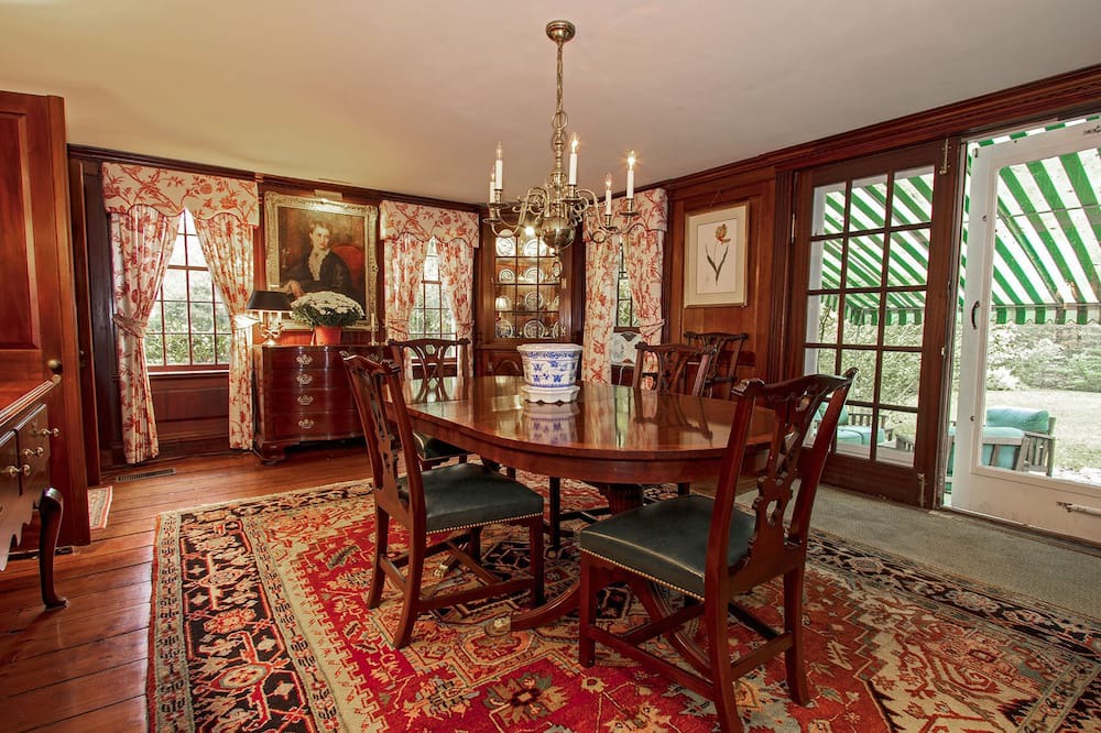 Photo of Kitchen in Lake Hill