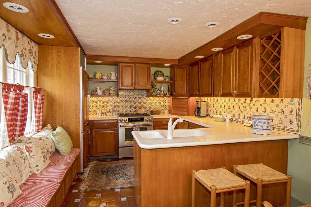 Photo of Kitchen in Lake Hill
