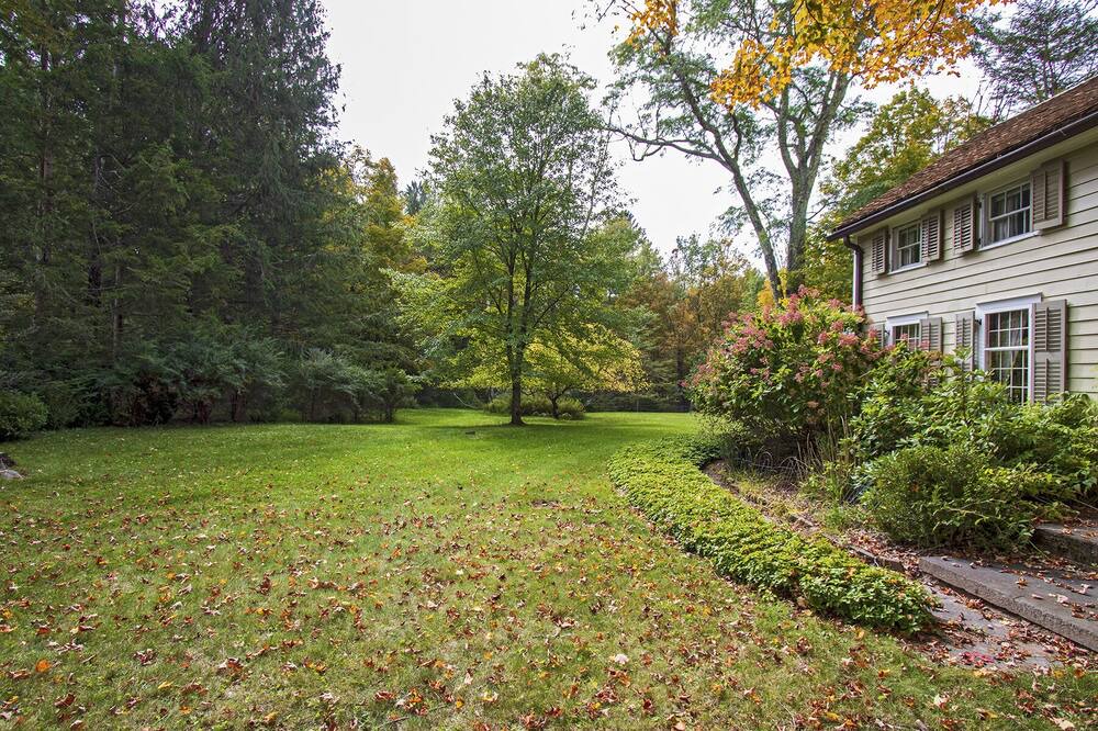 Photo of Outdoor in Lake Hill