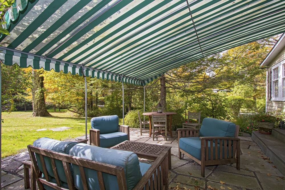 Photo of Patio Balcony in Lake Hill