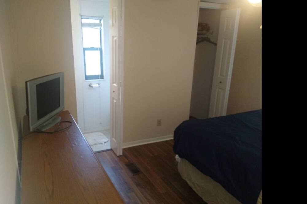 Photo of Bedroom in Hudson Beach Estates