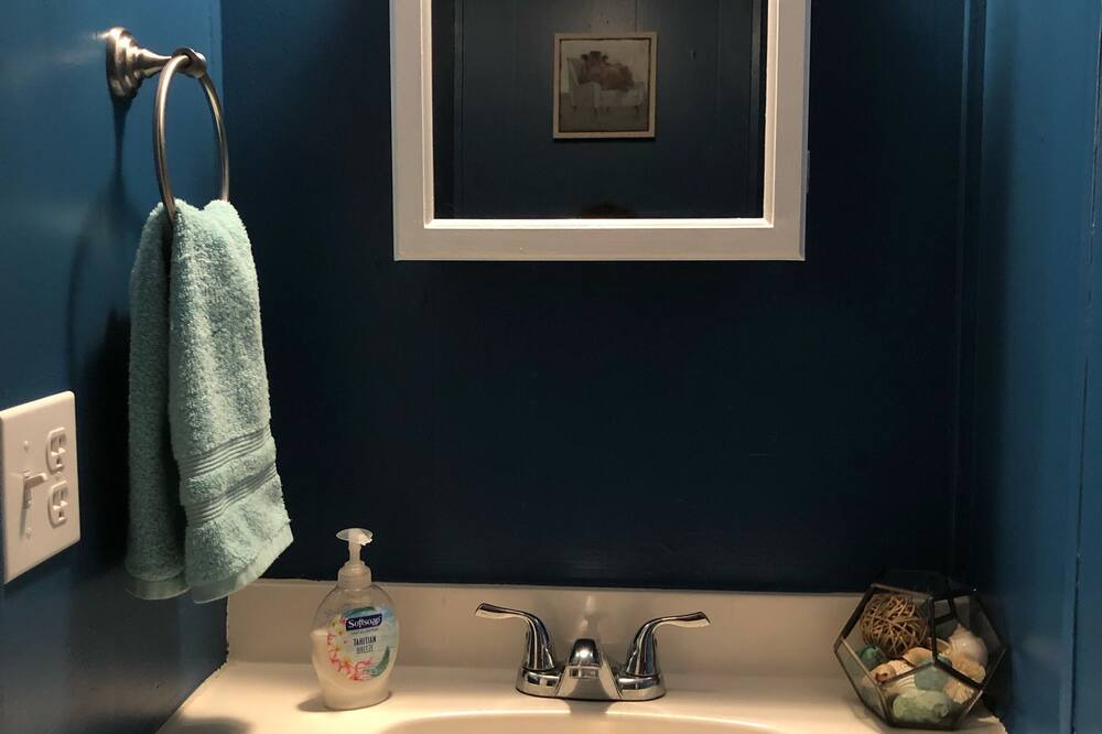 Photo of Bathroom in Hudson Beach Estates