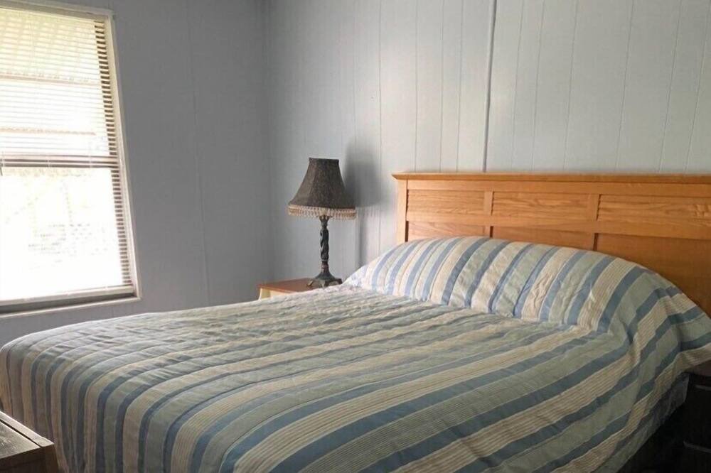 Photo of Bedroom in Hudson Beach Estates