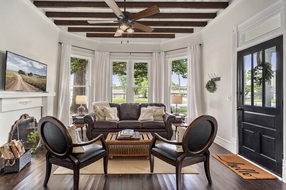 Photo of Livingroom in Springdale