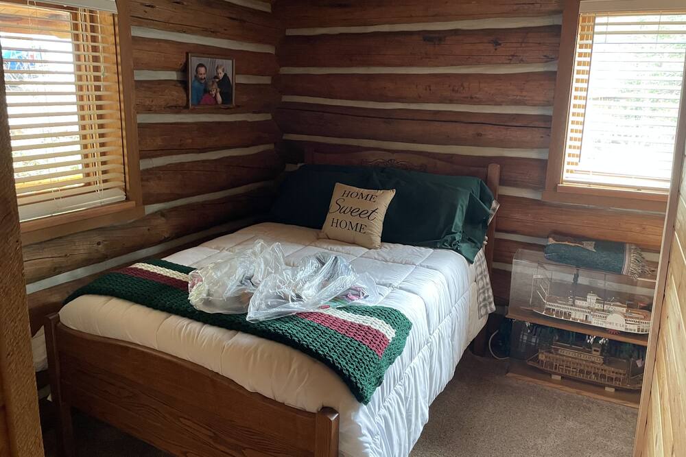 Photo of Bedroom in Grants Pass