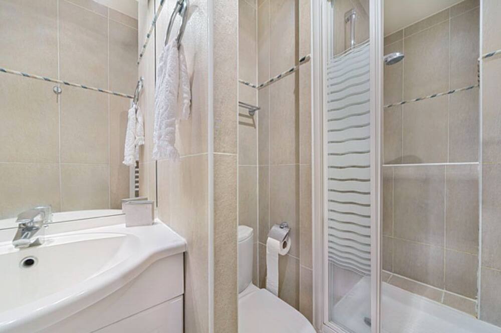 Photo of Bathroom in 8th Arrondissement