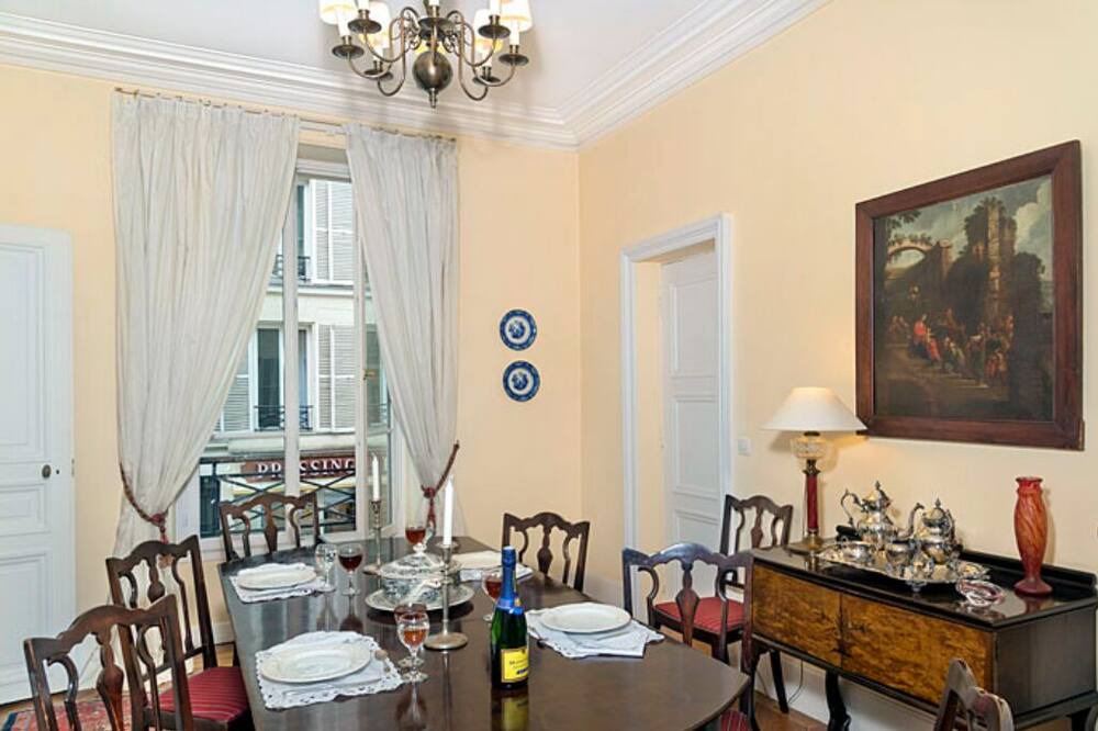Photo of Others in 8th Arrondissement