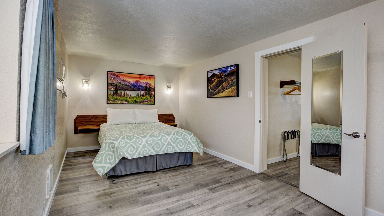 Photo of Others in Weiser