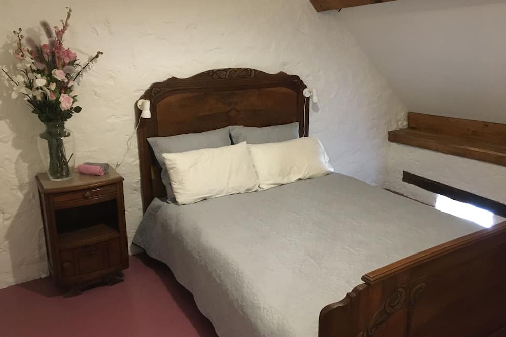 Photo of Bedroom in Cussy-en-Morvan