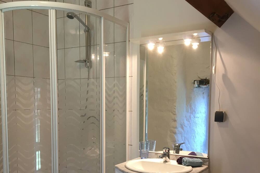 Photo of Bathroom in Cussy-en-Morvan